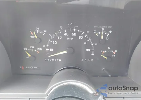 1992 GMC Suburban C1500 из США, поврежденный, VIN 1GKEC16K9NJ722021